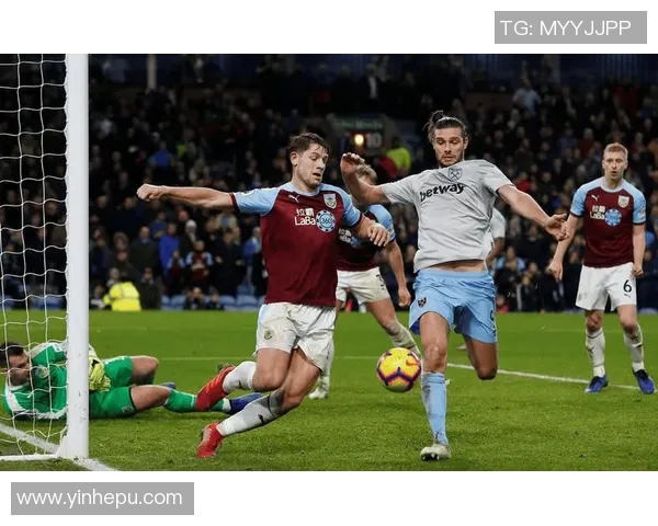 西布朗迎战哈德斯菲尔德争夺英冠升级名额的关键对决