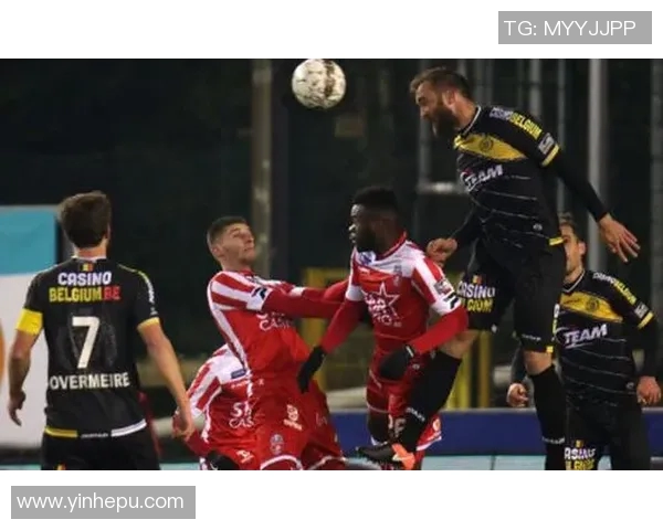 摩斯高伦与洛克伦的对决分析及赛季表现对比探讨