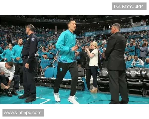 林书豪带领黄蜂迎战活塞展现个人风采与团队默契的精彩对决