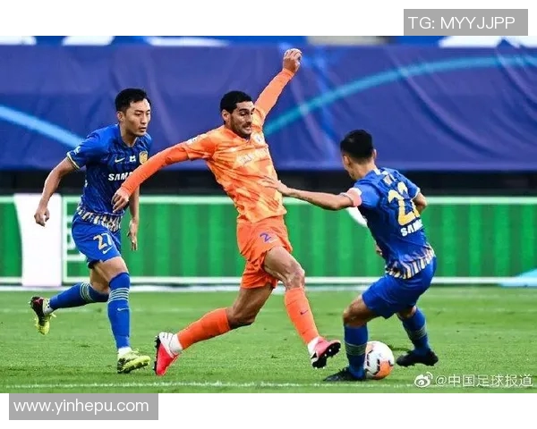 江苏苏宁与鲁能精彩对决集锦回顾展现足球魅力与激情瞬间