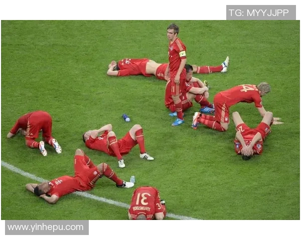 跟特队与基辅迪纳摩的激烈对决展现足球魅力与团队精神 跟特队与基辅迪纳摩的激烈对决展现足球魅力与团队精神