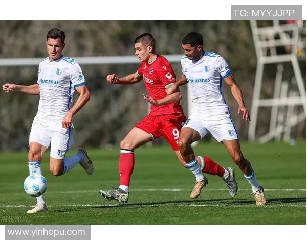 马格德堡与柏林联合的激烈对决揭示德乙联赛新格局 马格德堡与柏林联合的激烈对决揭示德乙联赛新格局