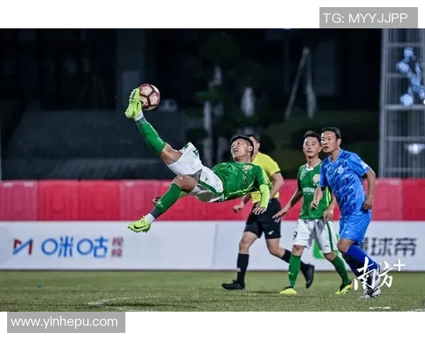 中国明星队对决世界传奇球队展现巅峰对抗与激情碰撞的精彩赛事 中国明星队对决世界传奇球队展现巅峰对抗与激情碰撞的精彩赛事