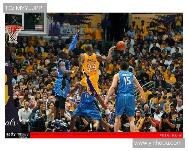 湖人对决篮网精彩回顾10月12日赛场上的激烈碰撞与精彩瞬间 湖人对决篮网精彩回顾10月12日赛场上的激烈碰撞与精彩瞬间