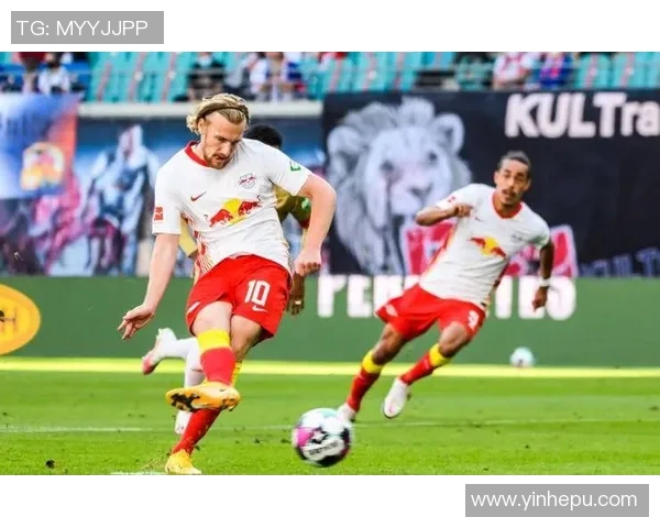 韦恩与圣保利的激烈对决揭示足球战术与团队精神的较量